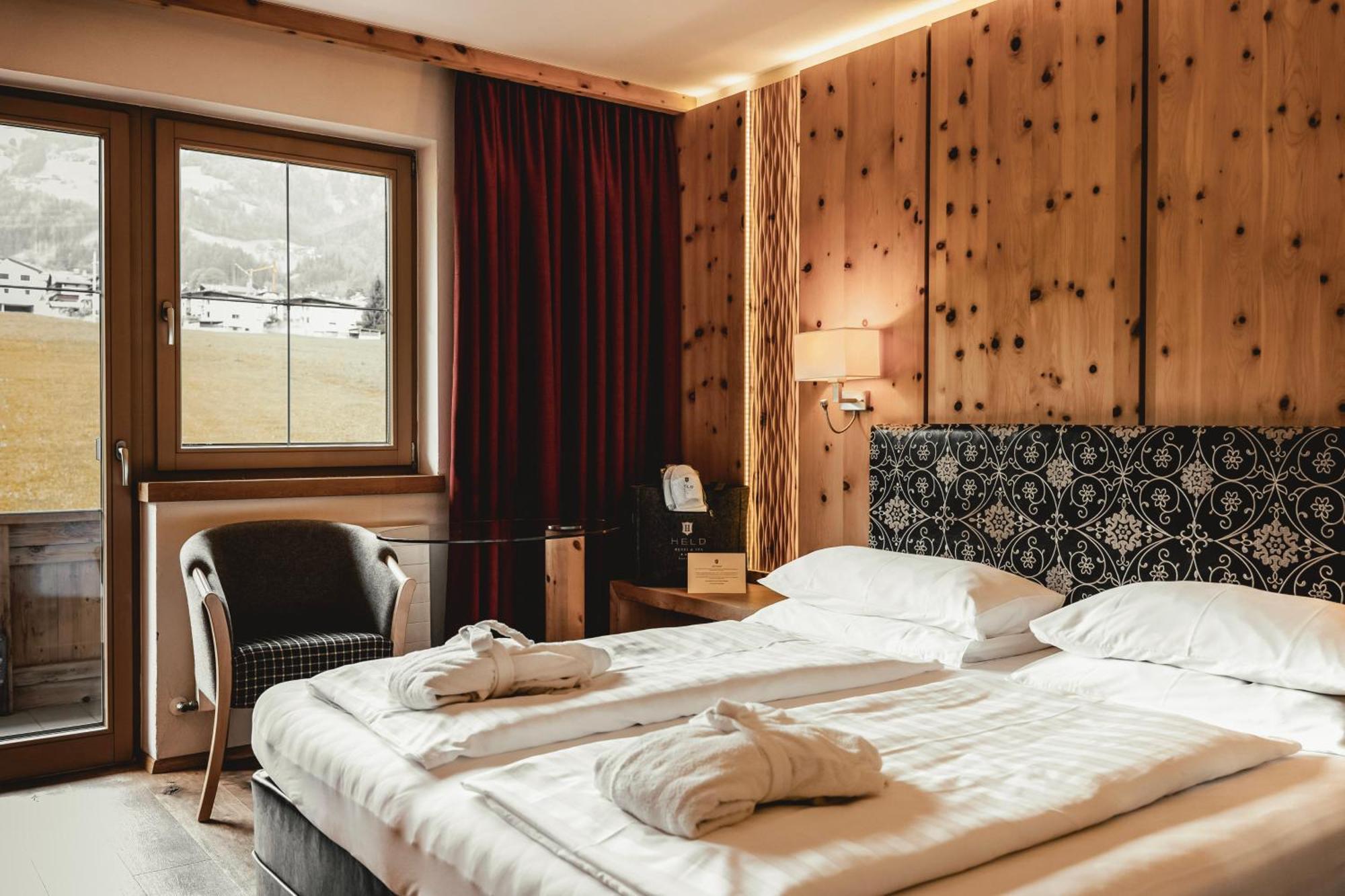 Held Hotell Fügen Eksteriør bilde
